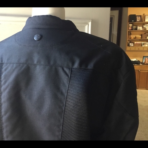 Ladies Harley Davidson Jacket - Picture 6 of 15